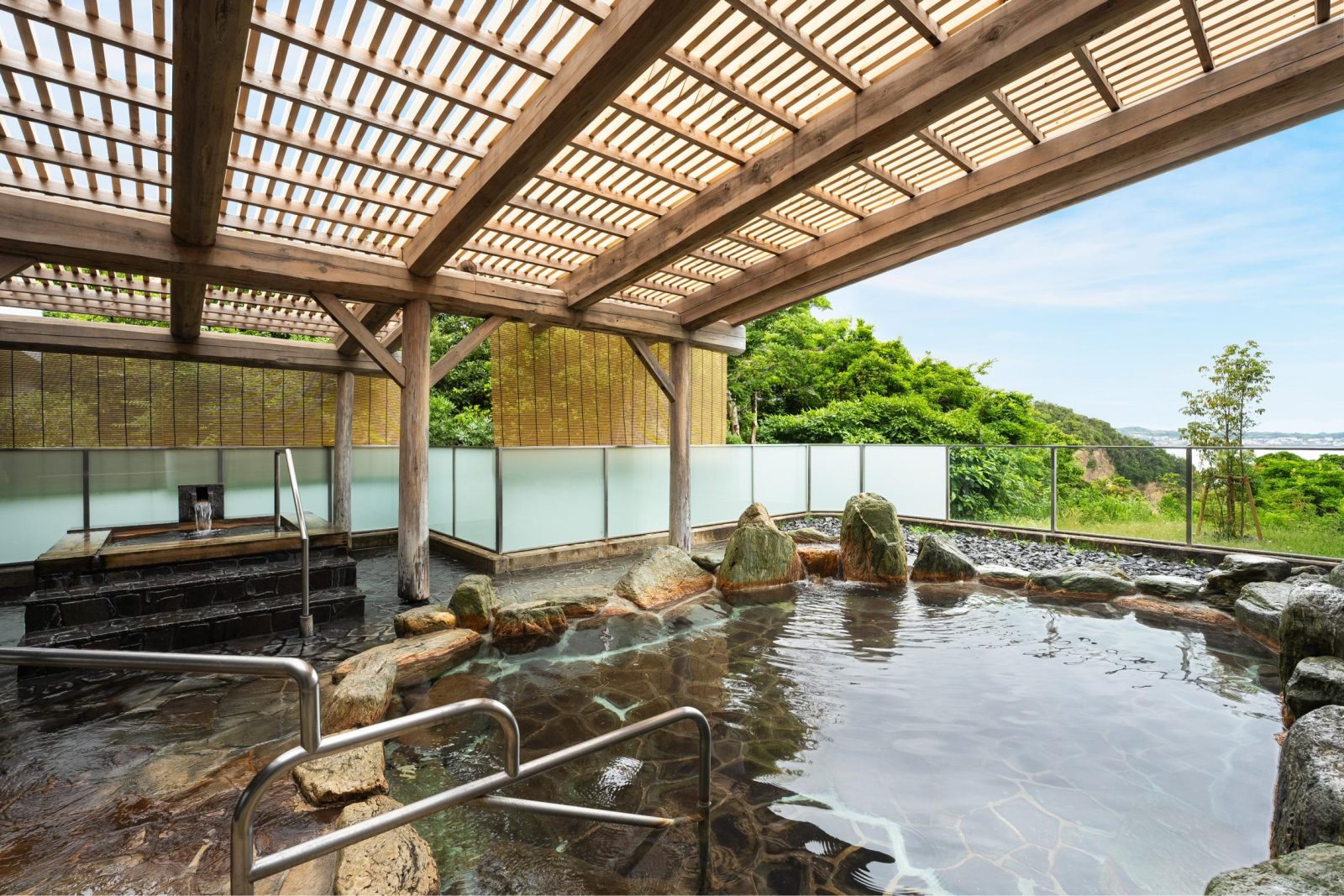 Large hot spring bath